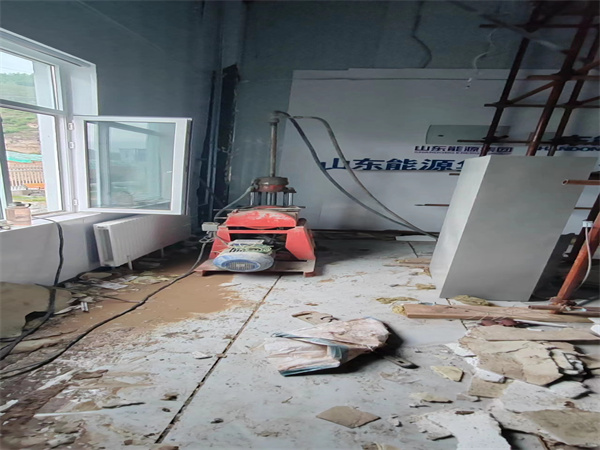 秀峰地基基础下沉墙体裂缝加固注浆顶升施工