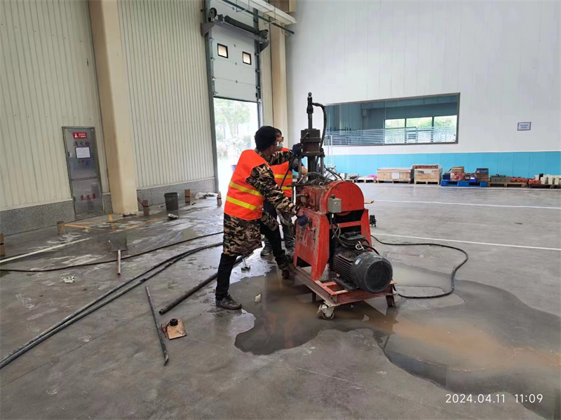 秀峰厂房地面下沉塌陷注浆加固施工